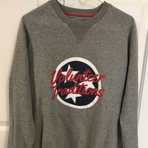 Volunteer Traditions pullover